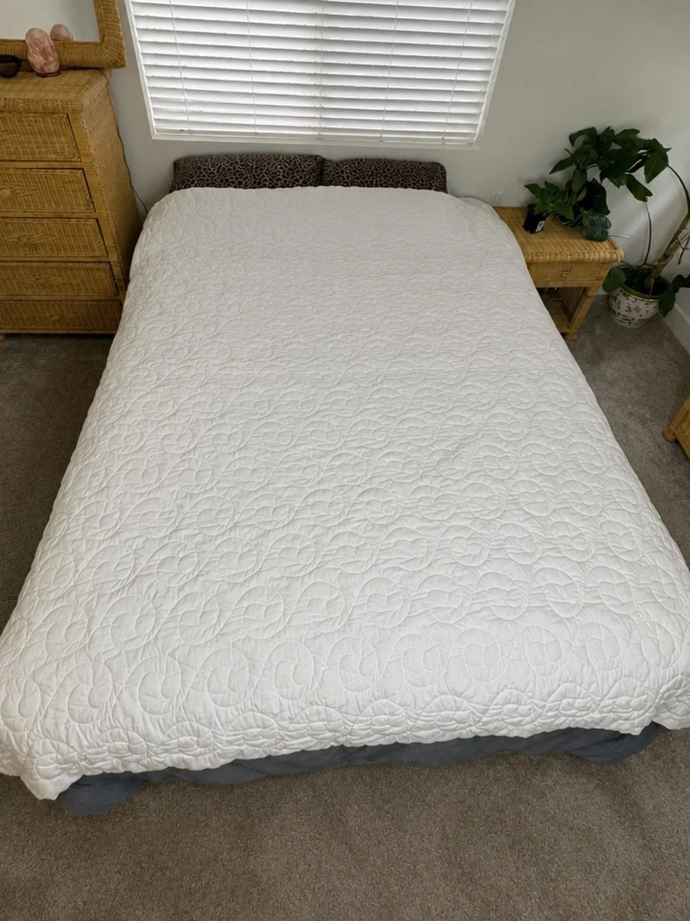 Vtg Rose Hexagon Quilted Bedspread